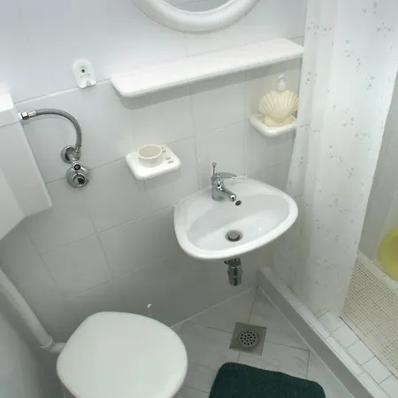 Appartement Studio Komiza 2429b